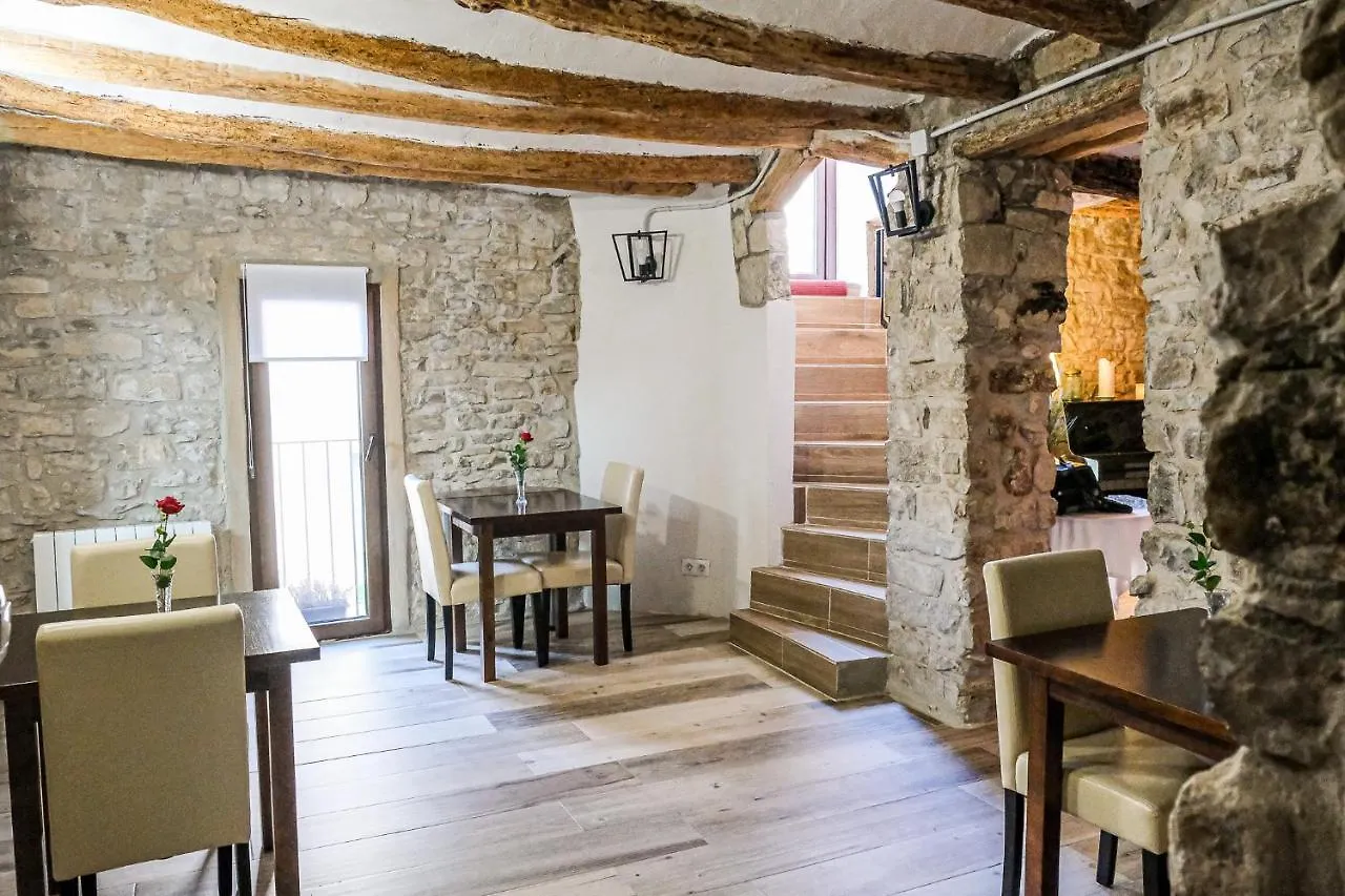 El Forn De Freixenet Con Servicios De Un Hotel ييذا