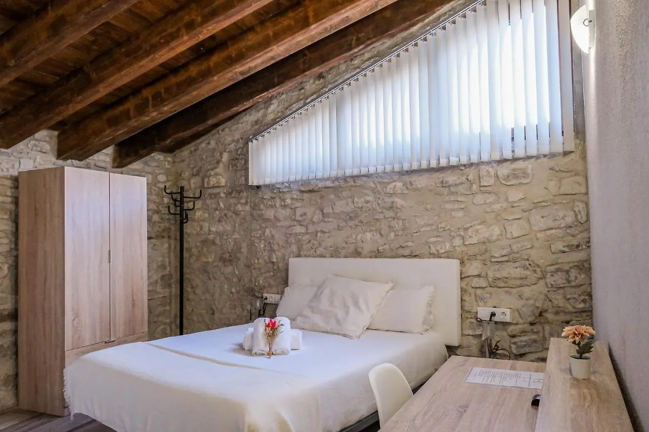 Feriegård El Forn De Freixenet Con Servicios De Un Hotel Lleida Spanien