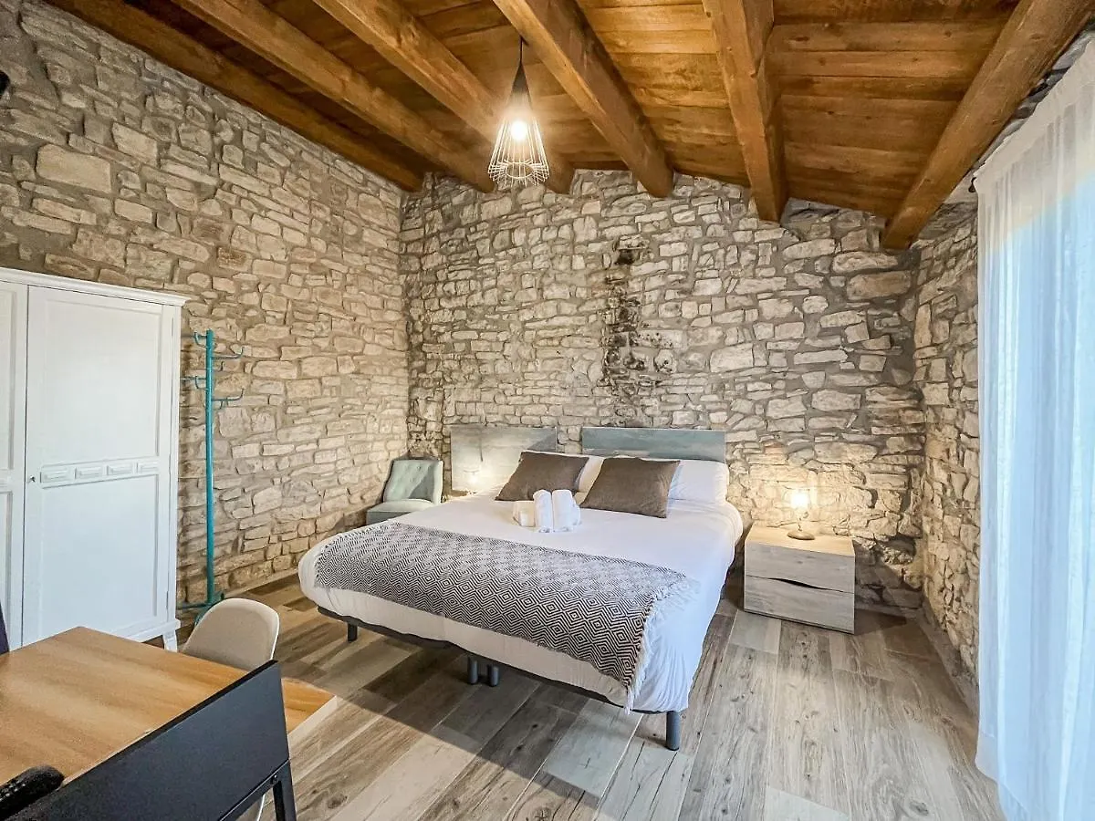 El Forn De Freixenet Con Servicios De Un Hotel Lleida
